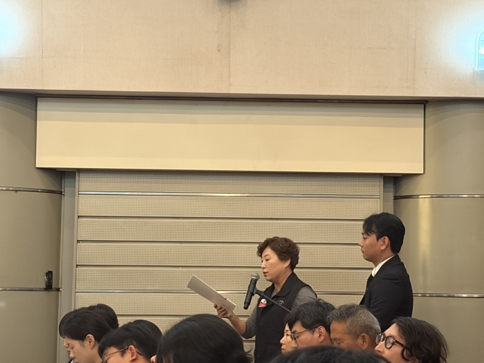 김미영 KT 새노조 위원장이 발언하고 있다. 사진=강준혁 기자