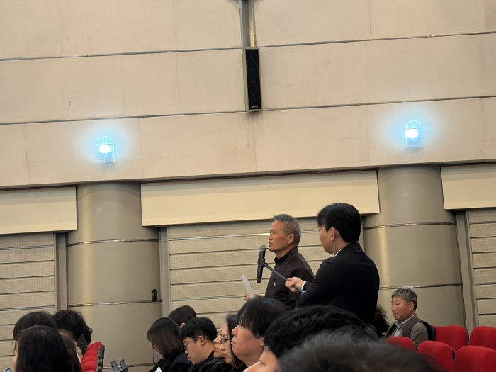 조태욱 KT노동인권센터 위원장이 질의하고 있다. 사진=강준혁 기자