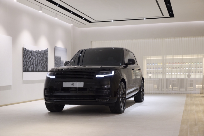 랜드로버 레인지로버 SV 블랙. 사진=JLR코리아 제공