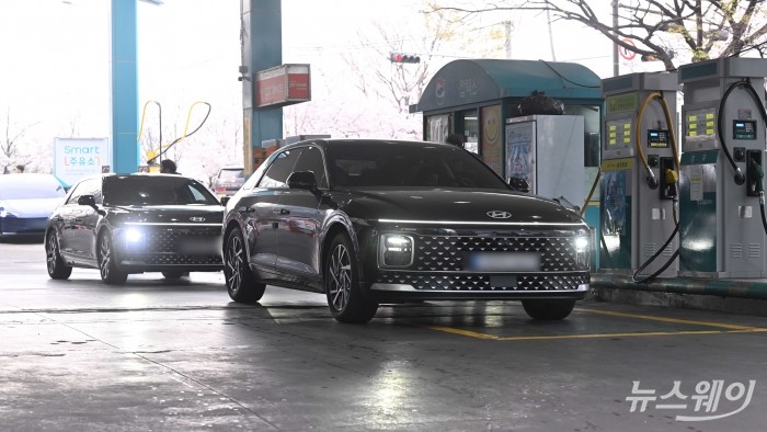 [DB 주유소, 경유, 휘발유, 고윳가, 고물가 사진=강민석 기자 kms@newsway.co.kr