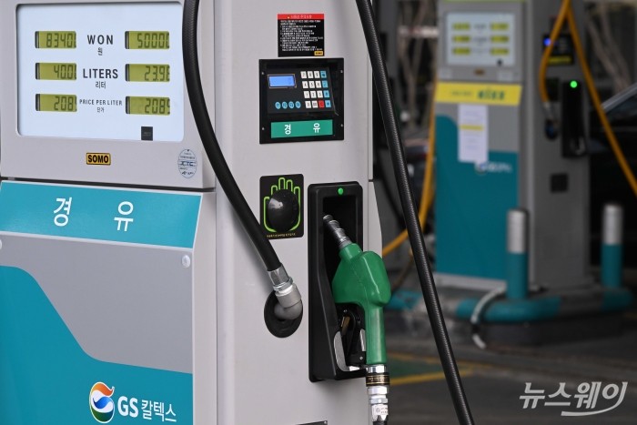 [DB 주유소, 경유, 휘발유, 고윳가, 고물가 사진=강민석 기자 kms@newsway.co.kr