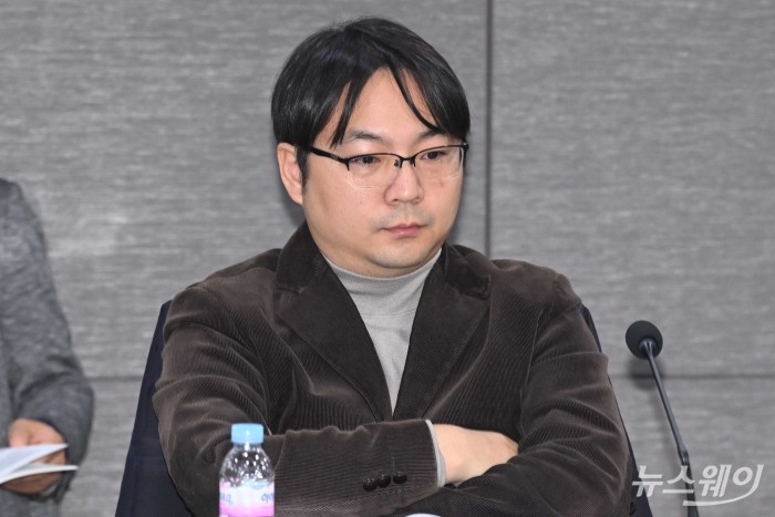 도현명 임팩트스퀘어 대표가 6일 오전 서울 여의도 국회의원회관에서 열린 '중단된 제4인터넷뱅크, 재추진 필요한가?' 토론회에 참석해 자리하고 있다. 사진=강민석 기자 kms@newsway.co.kr