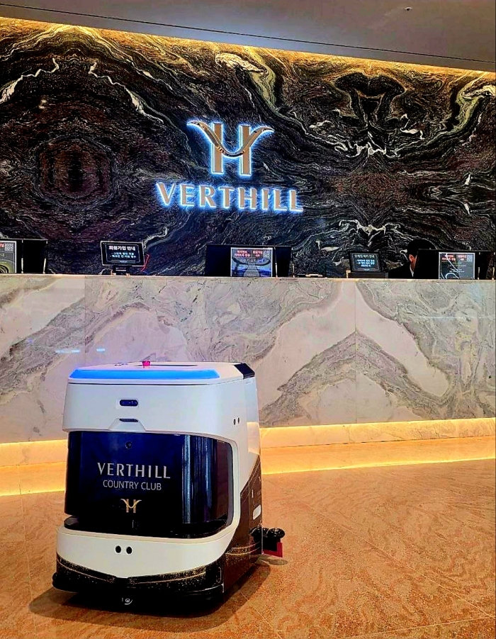 AI 청소로봇이 골프장 클럽하우스 청결 책임진다...라이노스 '휠리' 도입