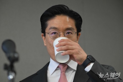 '반토막 황제주'···전인석 삼천당제약 대표의 운명은?