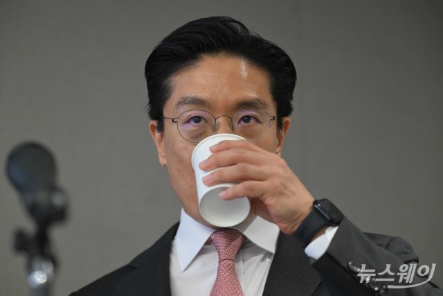 '반토막 황제주'···전인석 삼천당제약 대표의 운명은?