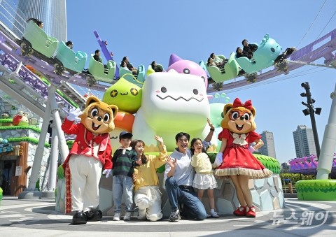 롯데월드에 펼쳐진 메이플스토리 세상 '메이플 아일랜드'