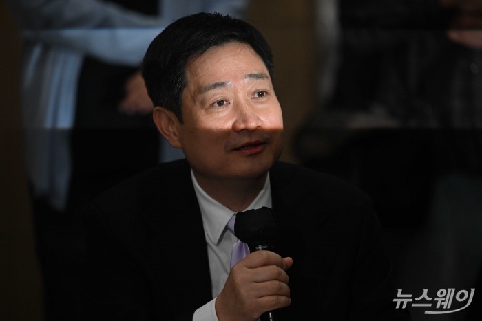 LGU+ 홍범식 "유심 교체 5만5000명 예약···철저히 준비"