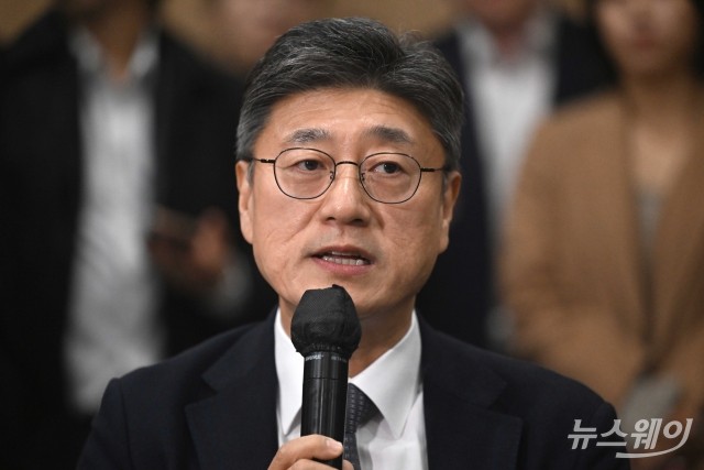 정재헌 SKT 대표 "환골탈태로 AI 풀스택 미래준비 하겠다"