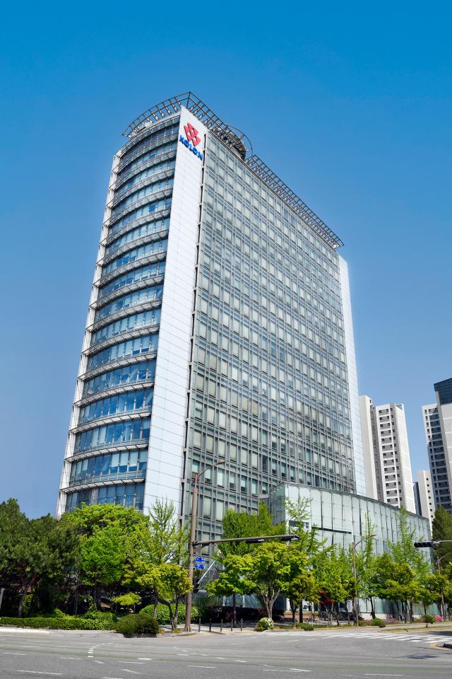 코오롱글로벌, 비주택 수주가 든든한 축으로...하이테크 영역 넓힌다 - 뉴스 썸네일 이미지