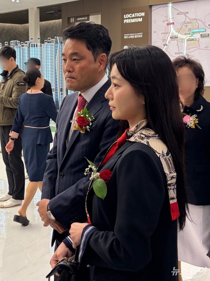 윤서영 대방산업개발 F&B사업부 실장, 윤대인 대방산업개발 대표. 사진=박상훈 기자