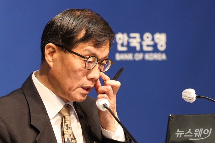 이창용 한국은행 총재가 10일 오전 서울 중구 한국은행 본관에서 열린 통화정책방향 기자간담회에서 발언하고 있다. 사진=사진공동취재단