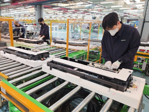 "무더위 대비해요"···삼성전자, 에어컨 생산라인 '풀가동'