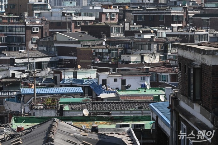 서울시가 '서울형 공공참여 주택사업' 도입 방침을 밝힌 13일 오전 서울 마포구 아현1구역 공공재개발 현장이 보이고 있다. 사진=강민석 기자 kms@newsway.co.kr