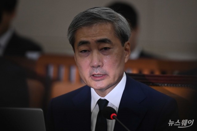 '자녀 불법 전입 의혹' 입 연 신현송 한은 총재 후보자