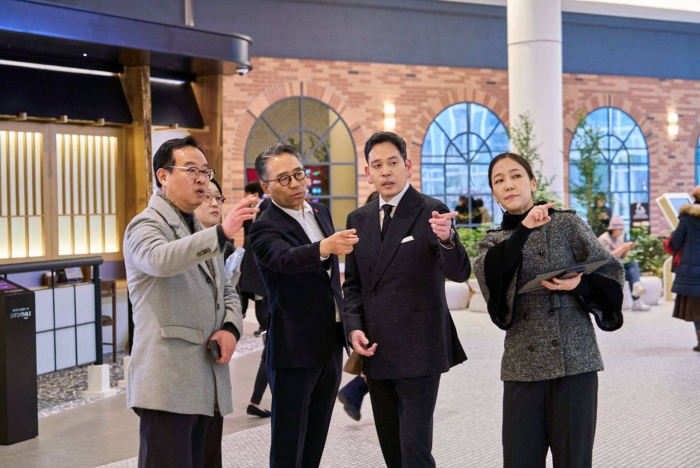 '소유 말고 운영'···신세계 스타필드 실험