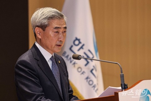 신현송 한은 총재 시대 개막···'전략적 인내'로 3중 복합 위기 정면 돌파