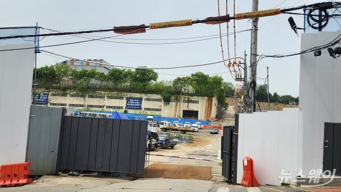 경기 성남시 중원구 상대원2구역 재개발 사업 현장 입구. 사진=권한일 기자