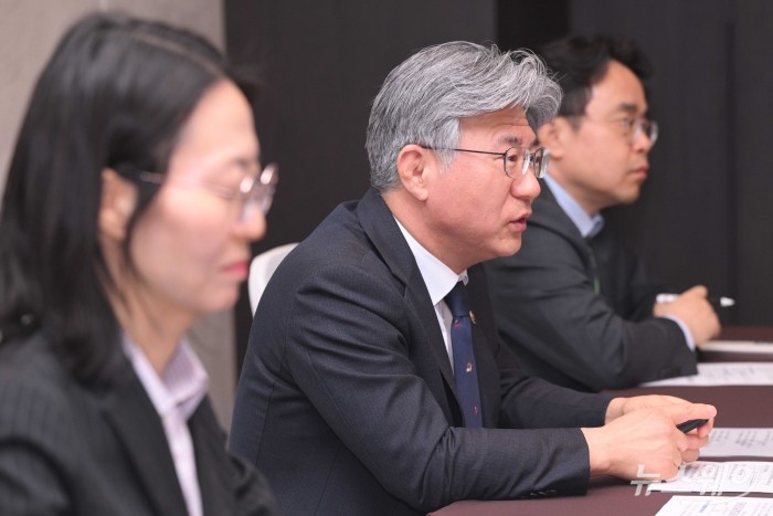 남동일 공정거래위원회 부위원장이 23일 오후 서울 서초구 엘타워에서 열린 중고거래 플랫폼 정책 소통을 위한 현장 간담회에서 모두발언을 하고 있다. 사진=강민석 기자