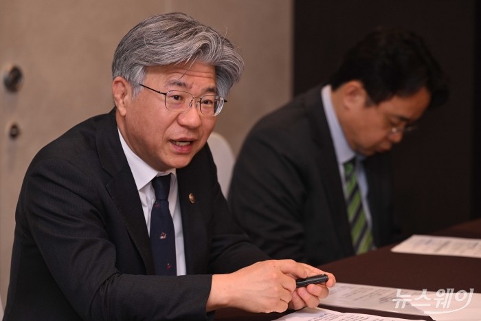 남동일 공정거래위원회 부위원장이 23일 오후 서울 서초구 엘타워에서 열린 중고거래 플랫폼 정책 소통을 위한 현장 간담회에서 모두발언을 하고 있다. 사진=강민석 기자