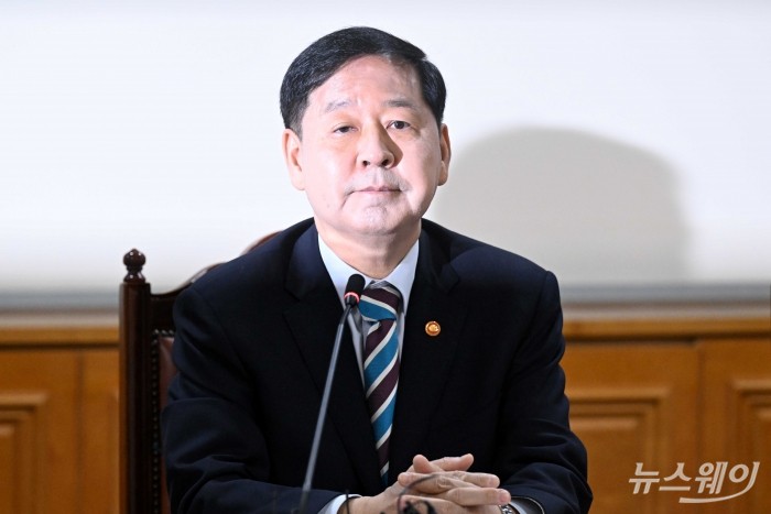 구윤철 부총리 겸 재정경제부 장관이 30일 오전 서울 중구 은행회관에서 열린 확대거시경제금융회의 참석해 자리하고 있다. 사진=강민석 기자