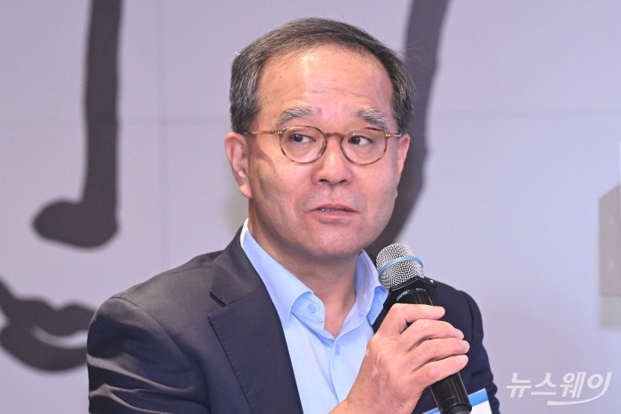 이찬우 NH농협금융 회장이 30일 오후 서울 강남구 팁스타운 S6에서 열린 '벤처투자 활성화·모두의 창업 프로젝트 및 생산적 금융 대전환을 위한 업무협약식'에서 발언하고 있다. 사진=강민석 기자
