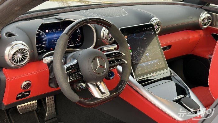 메르세데스-AMG GT 실내 사진=권지용 기자