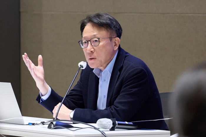 '떠나는 비둘기파' 신성환 금통위원 "금리 인하 논하기엔 부담···물가 안정이 최우선"