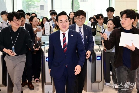 회동 나선 박홍근 예산처 장관