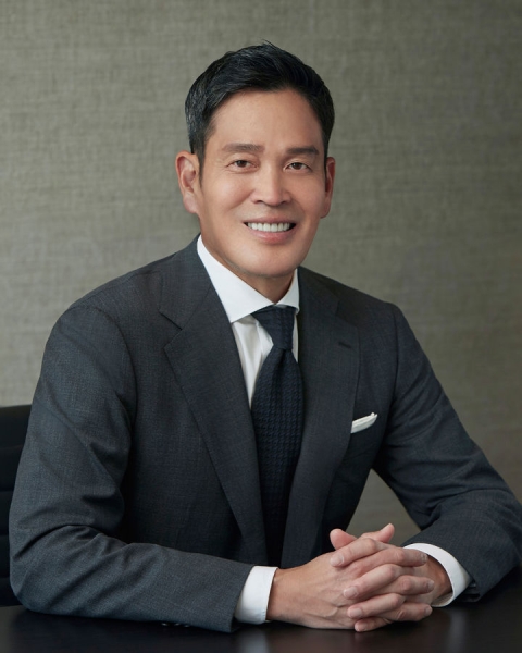 정용진 '스타벅스 탱크데이' 직접 사과···"변명 여지 없다"