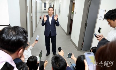 '삼성전자 2차 사후조정' 질의답변하는 박수근 중노위원장