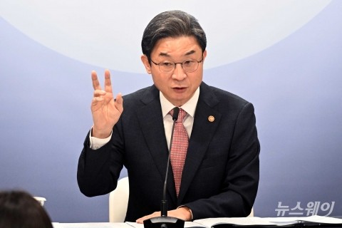 이억원 "포용금융추진단 참여자 확대···6월 중 현장 대토론회"