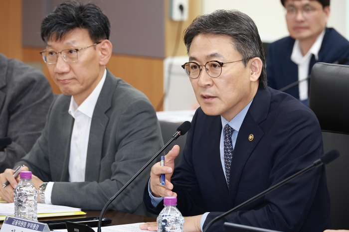 권대영 금융위원회 부위원장이 26일 오후 서울 종로구 정부서울청사에서 개최한 제4차 금융업권 생산적 금융협의체에서 모두발언을 하고 있다. 사진=금융위원회