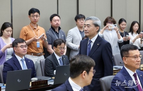신현송 한은 총재 "삼성전자 성과급發, 물가 압력 키울 수 있어"