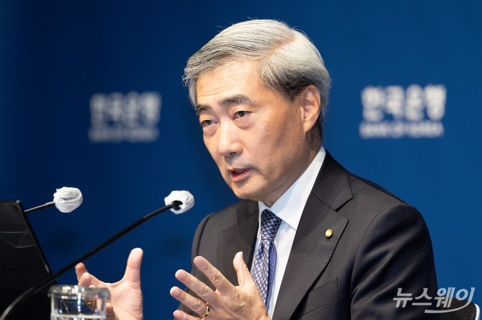 신현송 한은 총재 "늦지 않게 금리 인상"···가계대출·물가 우려에 '매파' 본색