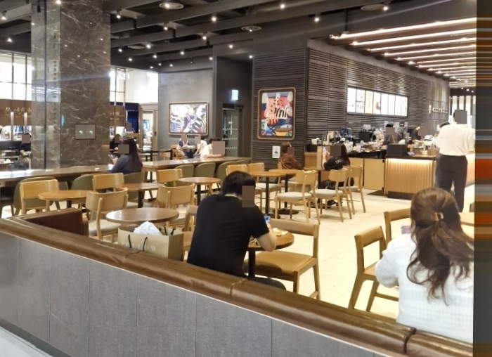 4276억 환불 문 연 스타벅스···이마트 연결 실적 빨간불
