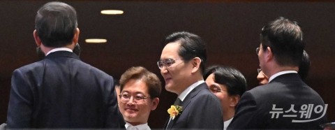 '삼성호암상 시상식'서 미소 머금은 이재용 회장