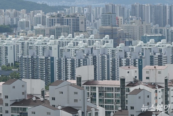 "집 많을수록 빚 상환능력 떨어져"···다주택자 건전성 '경고등'