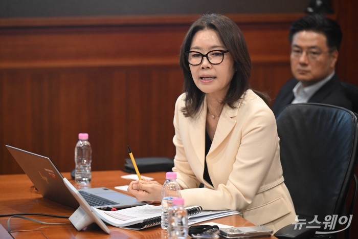 박세영 노무라증권 전무가 12일 오전 서울 중구 서울파이낸스센터에서 열린 '2026년 한국 경제 및 주식 시장' 기자간담회에서 발표를 하고 있다. 사진=강민석 기자