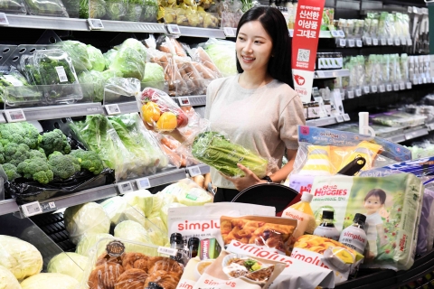 '1000원 이하' 먹거리 경쟁··· 대형마트, 초저가 PB로 승부수