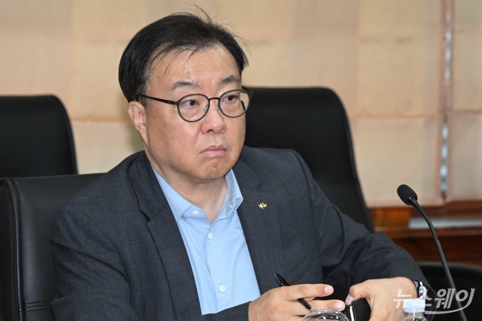 김영성 KB자산운용 대표가 12일 오후 서울 여의도 금융투자협회에서 열린 국민참여형 국민성장펀드 운용사 간담회에 참석해 자리하고 있다. 사진=강민석 기자