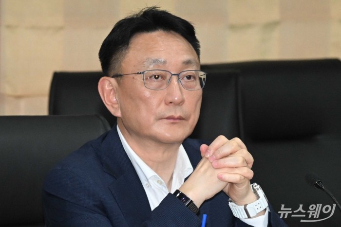 김우석 삼성자산운용 대표가 12일 오후 서울 여의도 금융투자협회에서 열린 국민참여형 국민성장펀드 운용사 간담회에 참석해 자리하고 있다. 사진=강민석 기자