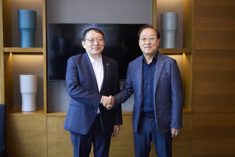 카카오뱅크, 몽골 중앙은행 총재와 '디지털 금융 혁신' 논의···글로벌 영토 확장 박차