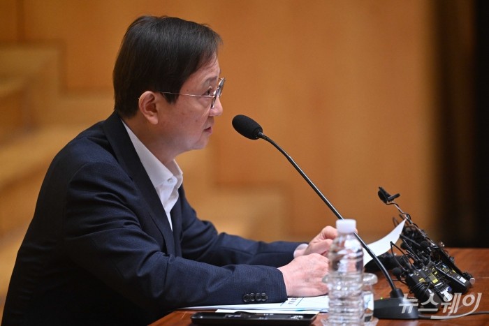 이찬진 금융감독원장이 22일 오전 서울 여의도 금융감독원에서 열린 정례 기자간담회에서 발언을 하고 있다. 사진=강민석 기자