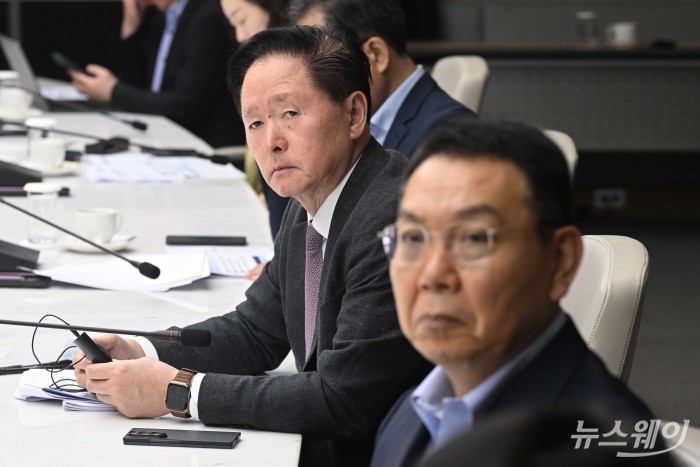 우기홍 대한상공회의소 문화관광산업위원회 위원장 겸 대한항공 대표이사 부회장이 25일 오전 서울 중구 대한상의에서 열린 대한상의-문화관광산업위원회 '한일 관광협력 토론회'에 참석해 자리하고 있다. 사진=강민석 기자