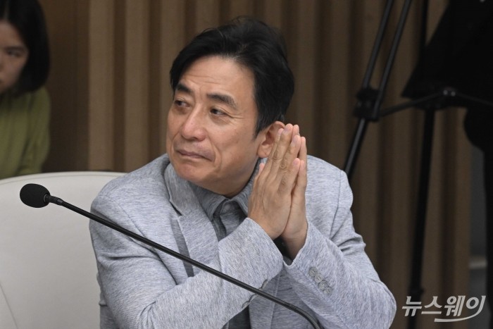 오성환 이오켄벡스 대표가 25일 오전 서울 중구 대한상공회의소에서 열린 대한상공회의소-문화관광산업위원회 '한일 관광협력 토론회'에 참석해 자리하고 있다. 사진=강민석 기자