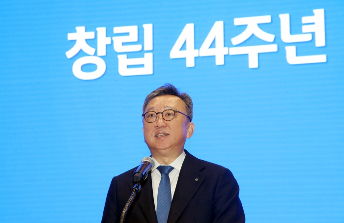 신한은행 창립 44주년···정상혁 행장 "창립 초심 기억해야"