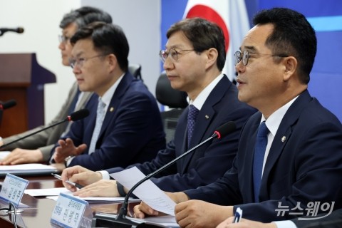 정치권, MBK·메리츠 이어 국민연금도 압박···홈플러스 해법 찾기 '전방위 공세'