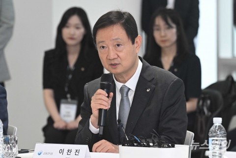 이찬진 금감원장 취임 1년···주가조작엔 '퇴출', 증권사엔 모험자본 확대