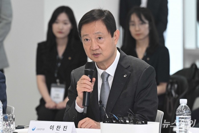 이찬진 금융감독원장이 9일 오후 서울 강남구 토스 신논현 사옥에서 열린 주민등록증 진위 확인 확대를 위한 업무협약식에서 인사말을 하고 있다. 사진=강민석 기자