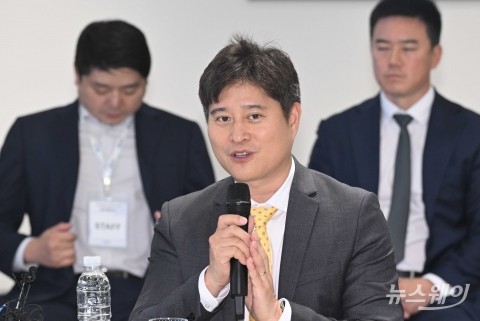 '주민등록증 진위 확인 확대' 업무협약식 배석한 신원근 카카오페이 대표
